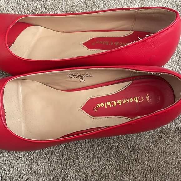 Chase & Chloe Red Pump - Women- smoke free home - Picture 4 of 4